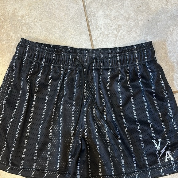 Vital Apparel Keep On Pushing Mesh Athletic Shorts L 5.5 Inseam - Picture 3 of 5